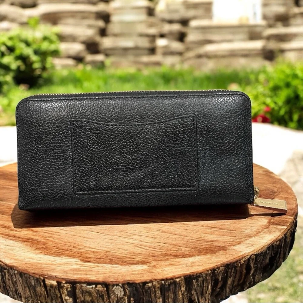 Michael Kors Black Pebbled Leather Mercer Zip Around Continental Wallet EUC - Picture 4 of 9
